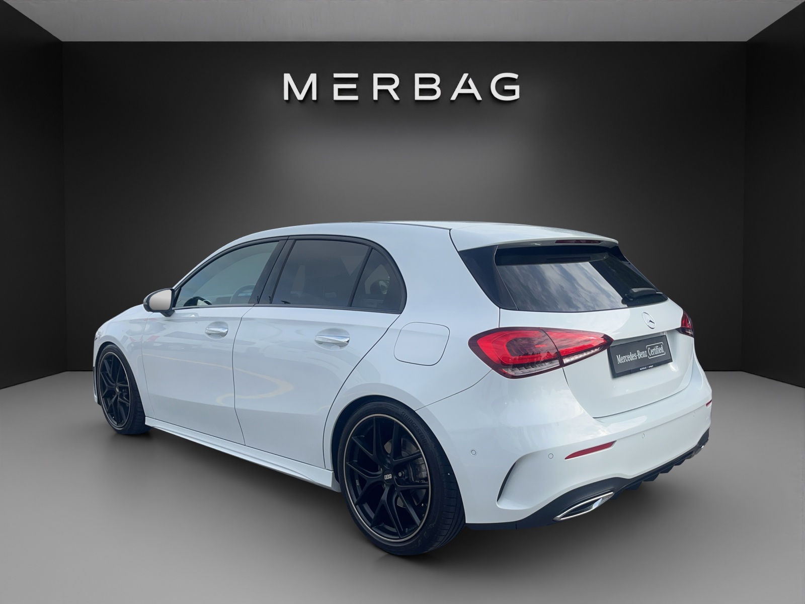 MERCEDES-BENZ A 250 AMG Line 7G-DCT-image-3