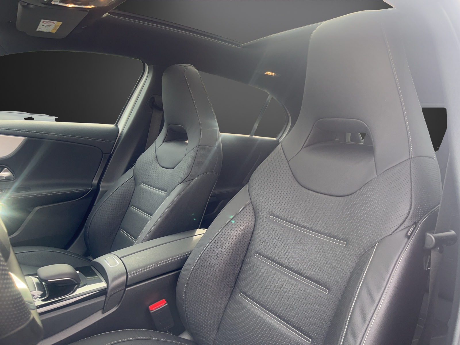 MERCEDES-BENZ A 250 AMG Line 7G-DCT-image-13