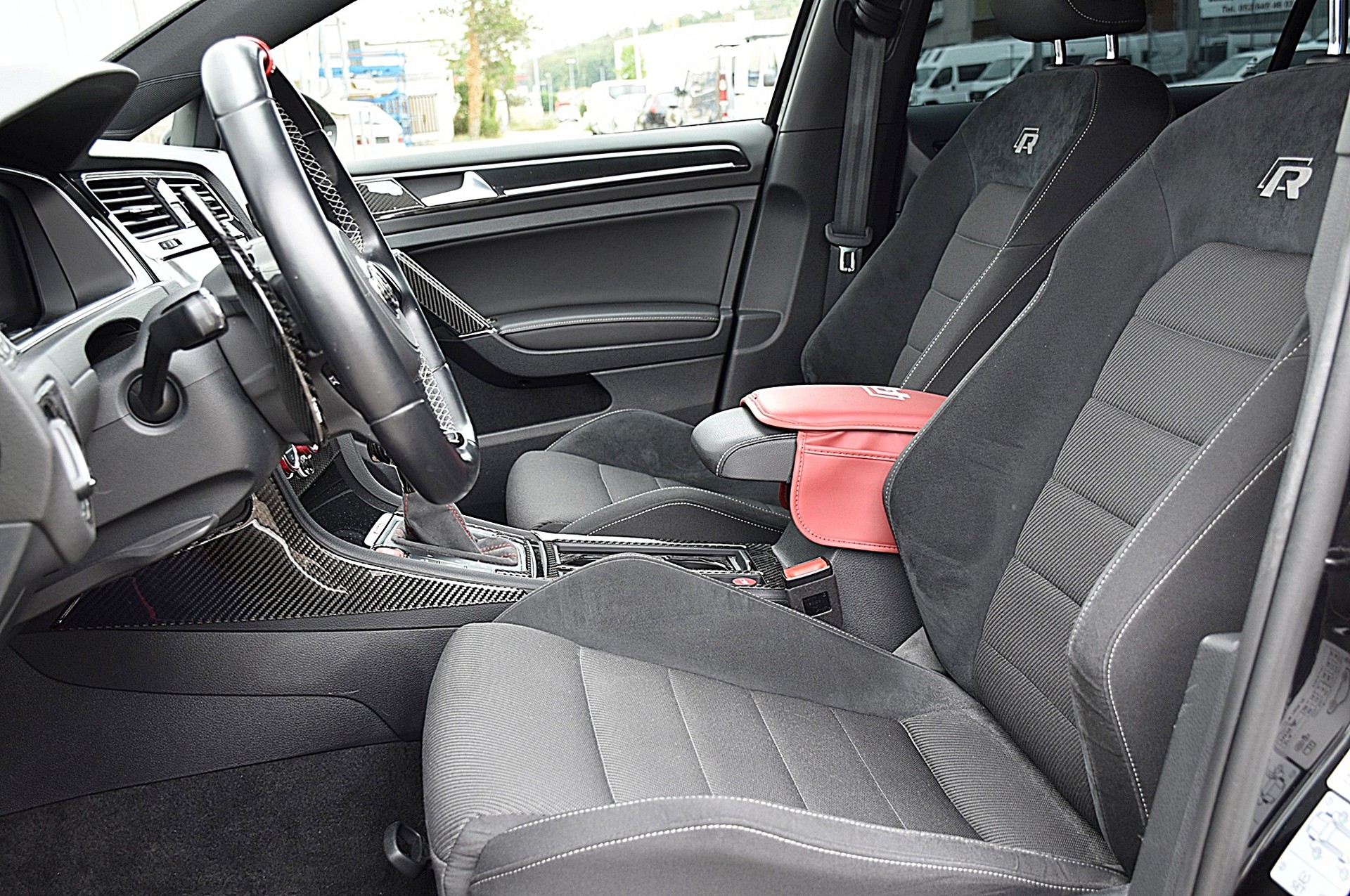 VW Golf 2.0 TSI R 4Motion DSG Sport-image-7