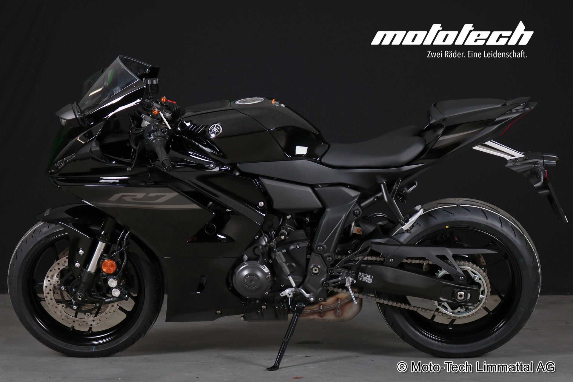 YAMAHA YZF-R7-image-4