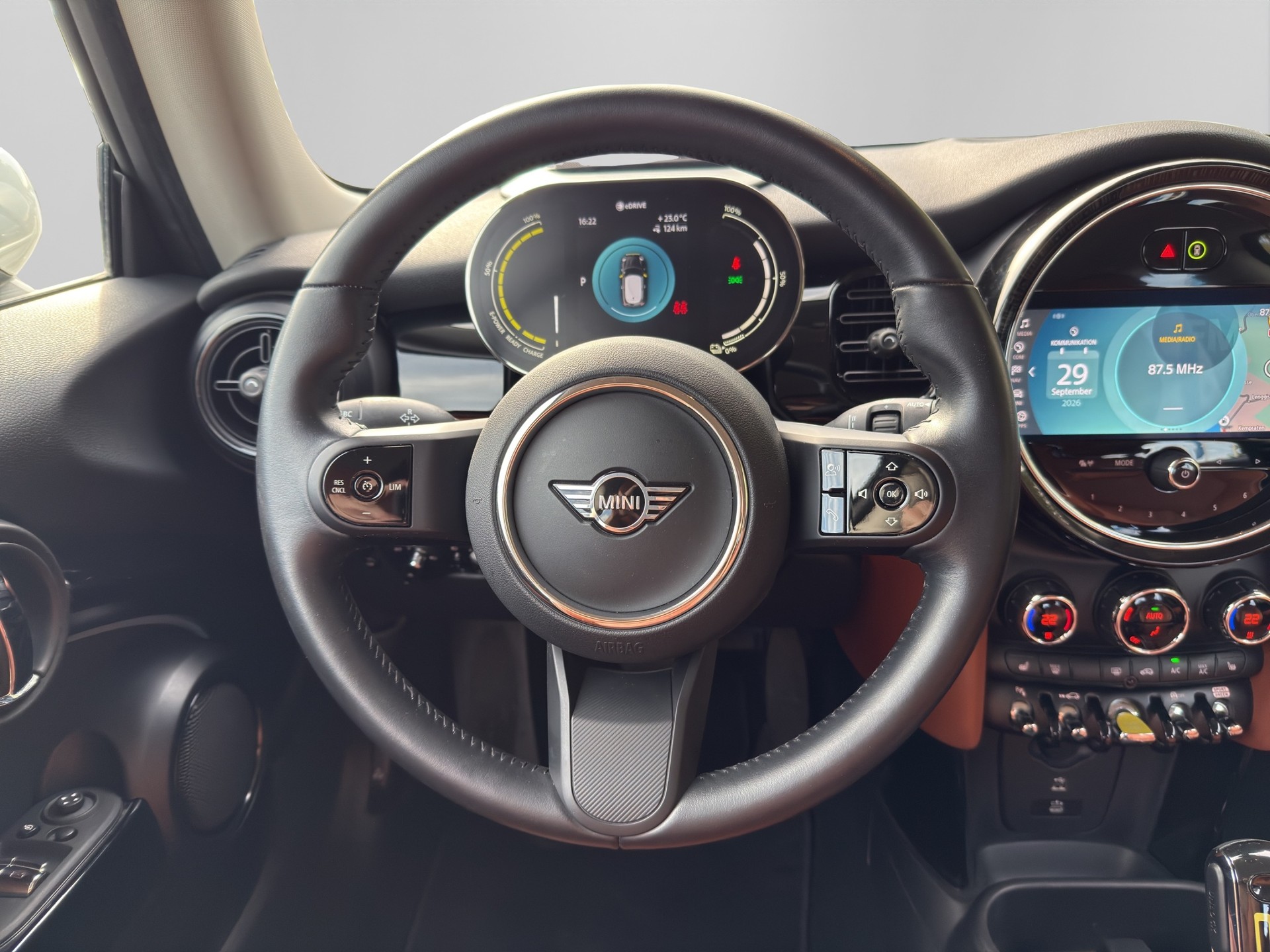 MINI Cooper SE-image-10