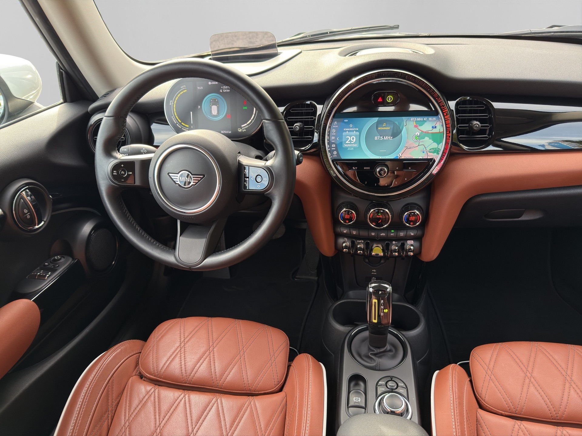 MINI Cooper SE-image-12