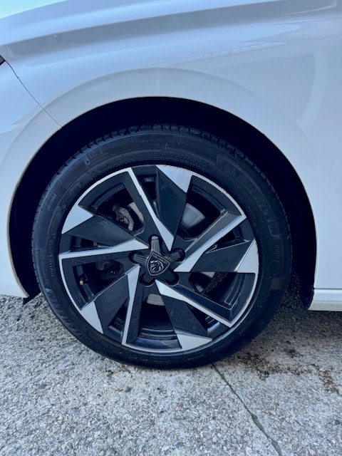 PEUGEOT 308 SW 1.5 BlueHDI Allure Pack EAT8-image-21