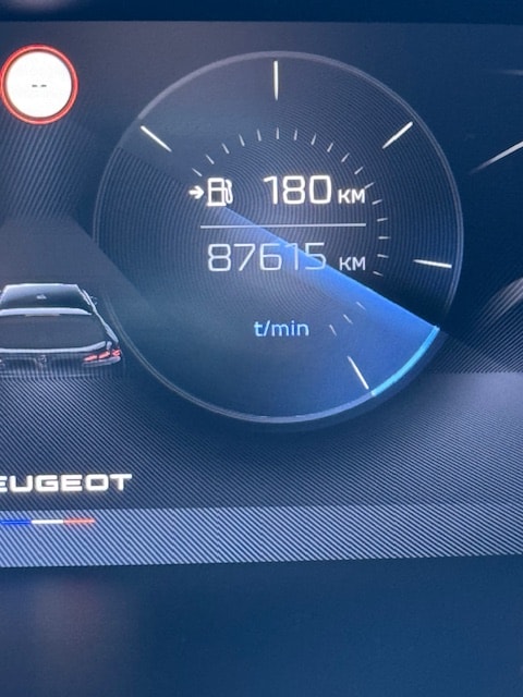 PEUGEOT 308 SW 1.5 BlueHDI Allure Pack EAT8-image-10