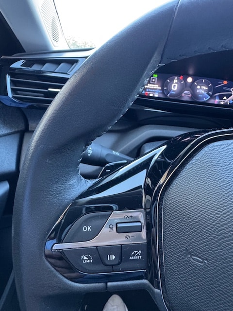 PEUGEOT 308 SW 1.5 BlueHDI Allure Pack EAT8-image-16