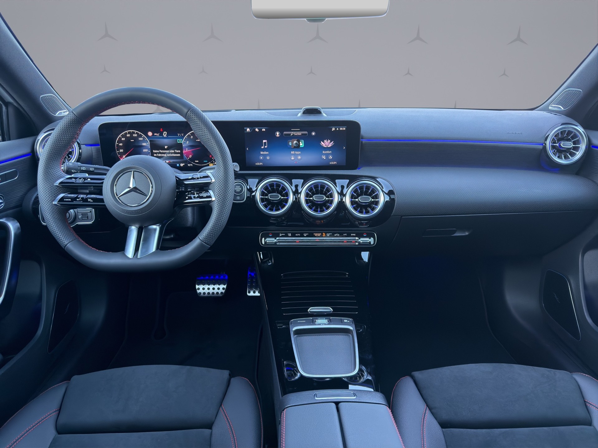 MERCEDES-BENZ A-Klasse W177 A 200 Night Star AMG Line-image-12