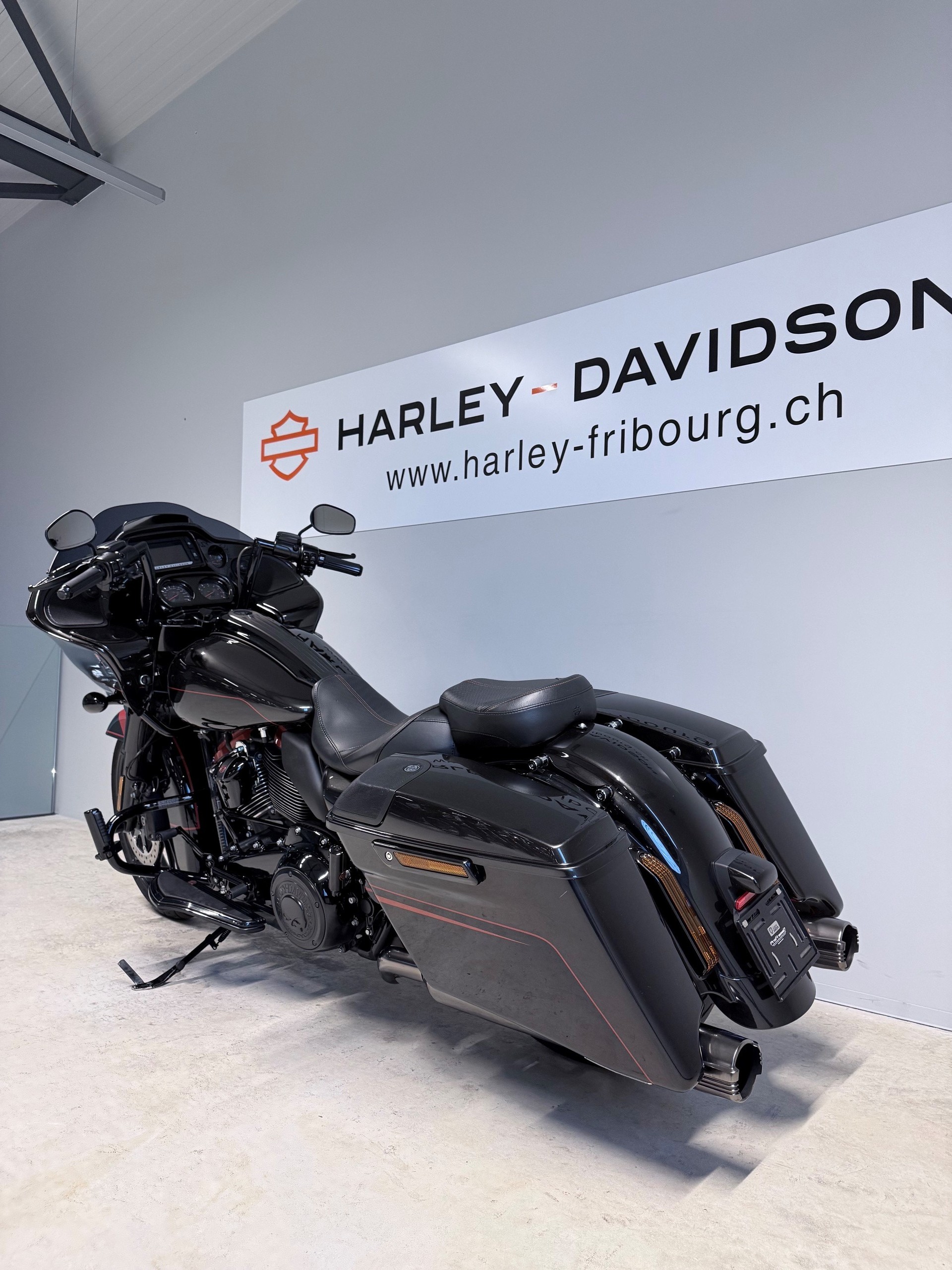 HARLEY-DAVIDSON FLTRXSE Road Glide Special 117 CVO-image-3