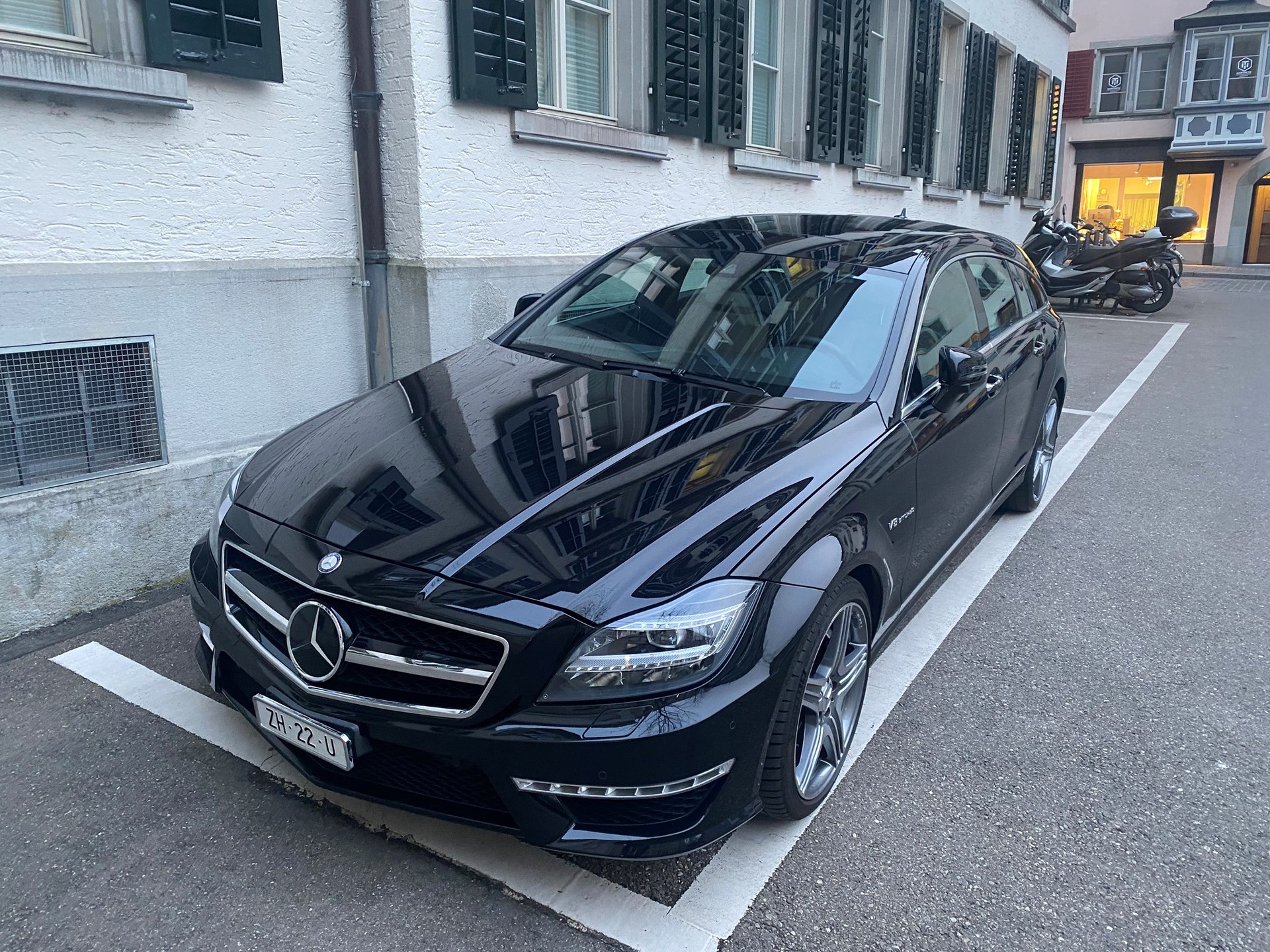 MERCEDES-BENZ CLS 63 AMG Shooting Brake Speedshift MCT