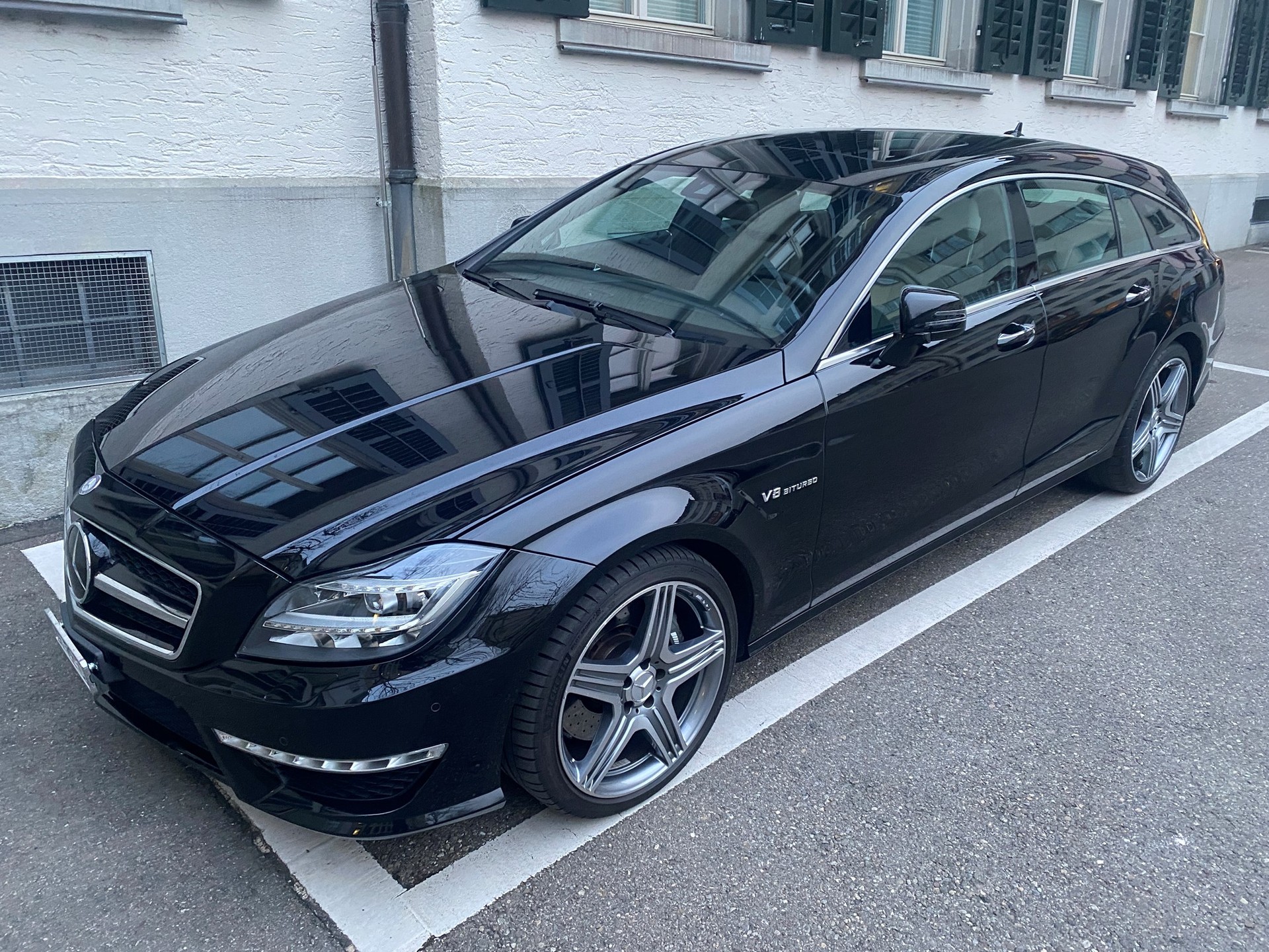 MERCEDES-BENZ CLS 63 AMG Shooting Brake Speedshift MCT-image-1