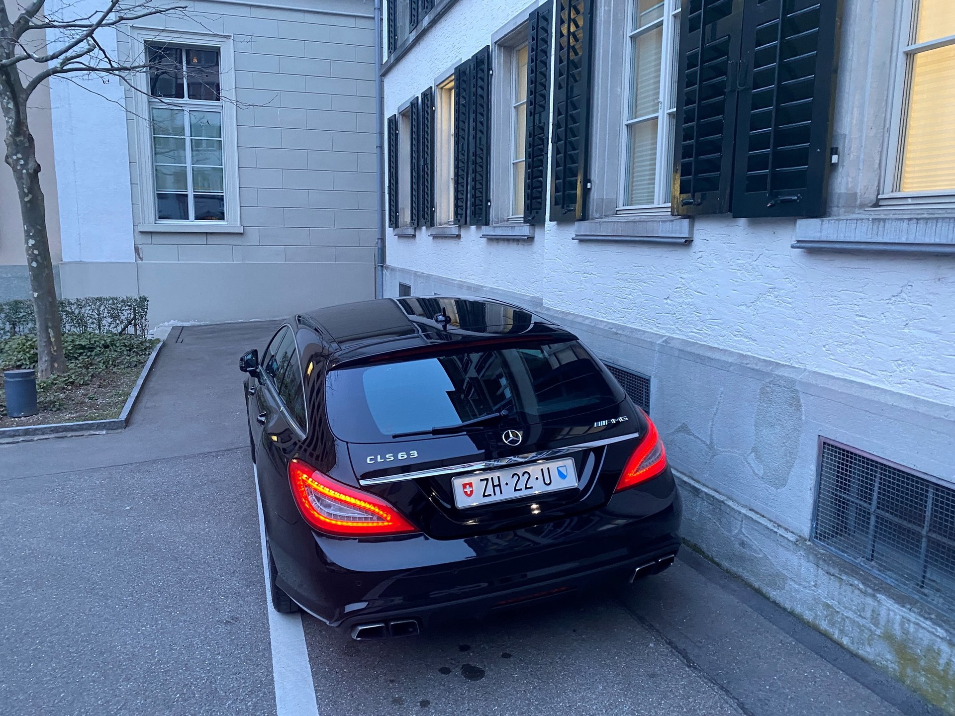 MERCEDES-BENZ CLS 63 AMG Shooting Brake Speedshift MCT-image-7
