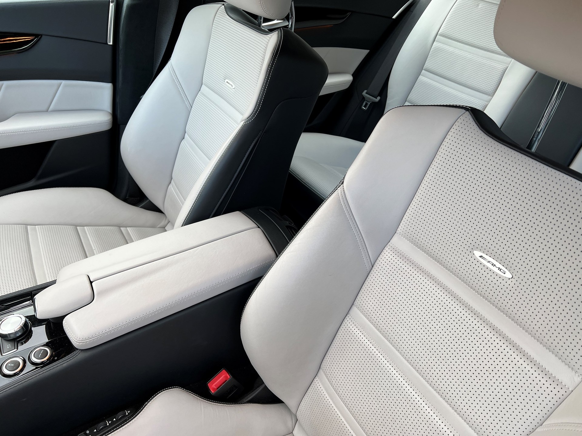 MERCEDES-BENZ CLS 63 AMG Shooting Brake Speedshift MCT-image-14