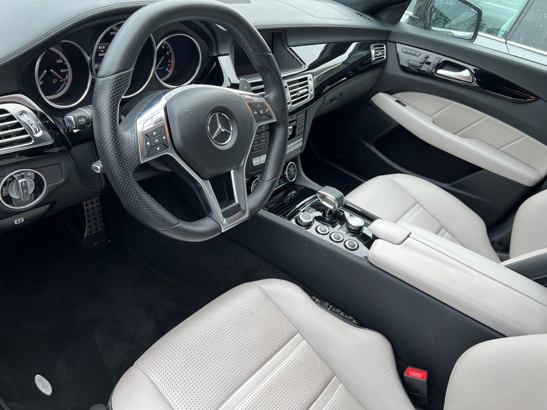 MERCEDES-BENZ CLS 63 AMG Shooting Brake Speedshift MCT-image-11