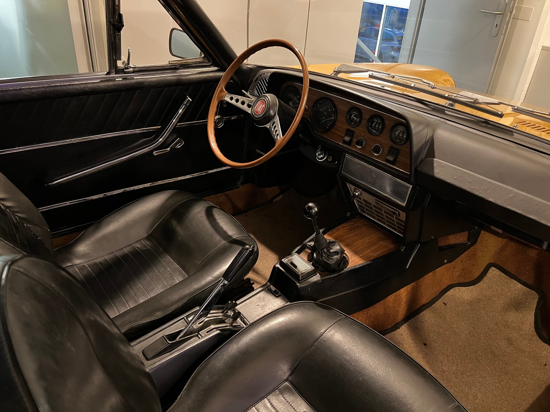 FIAT Sport coupé 1400-showroom-element-3