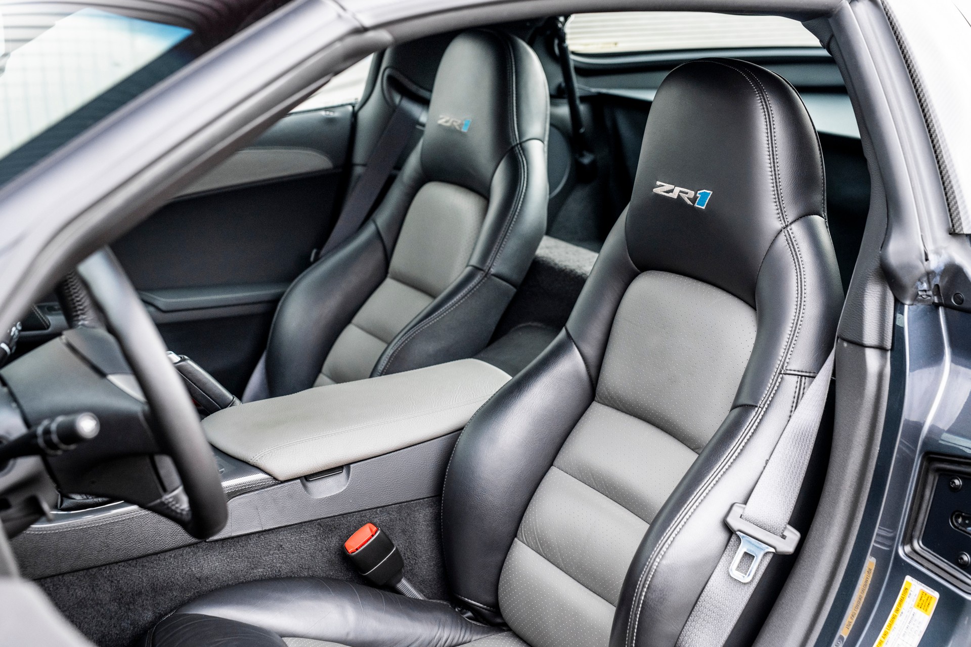 CHEVROLET Corvette ZR1-image-10
