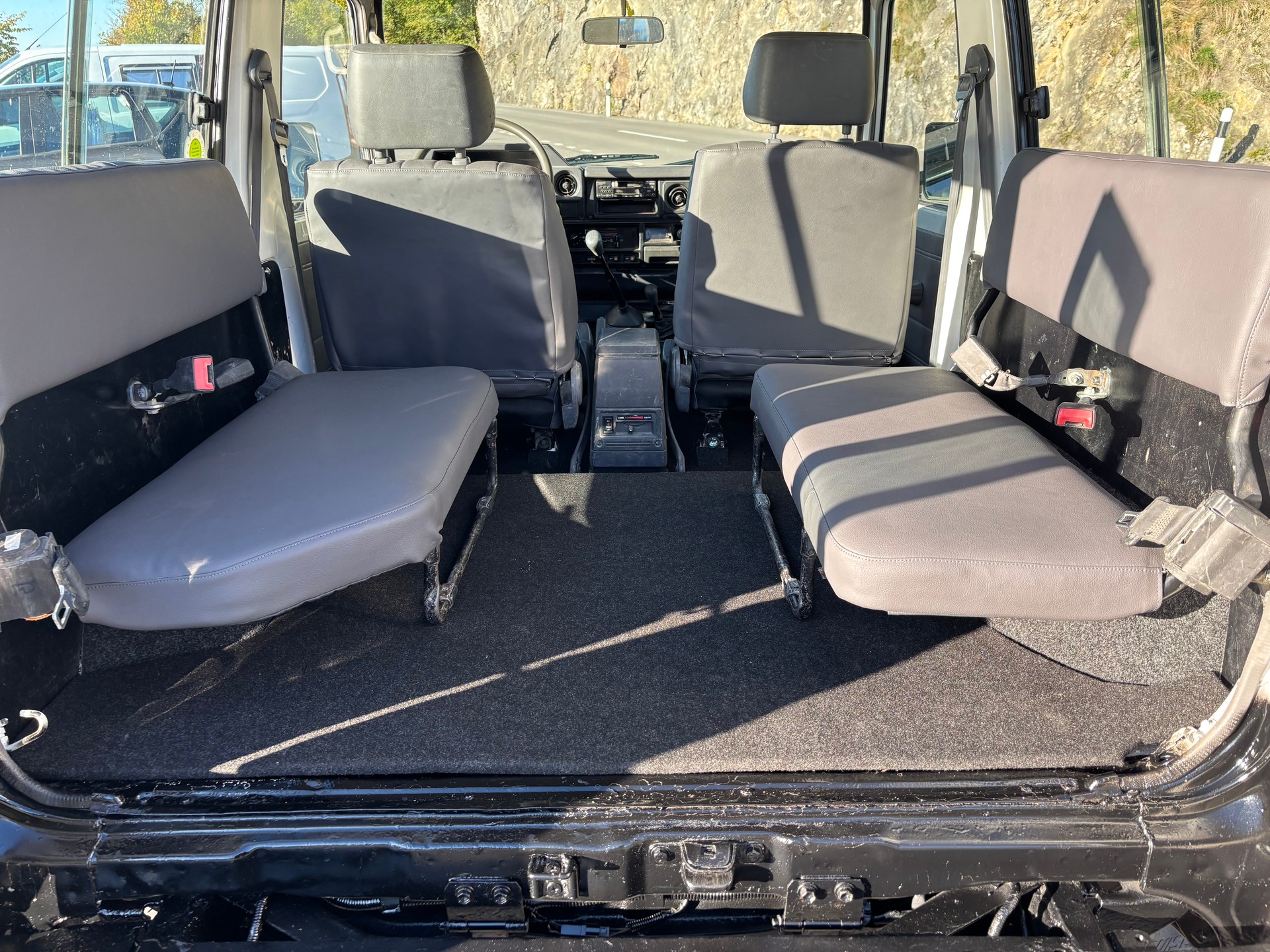 TOYOTA Land Cruiser 400 HdT 4.2 D-image-6