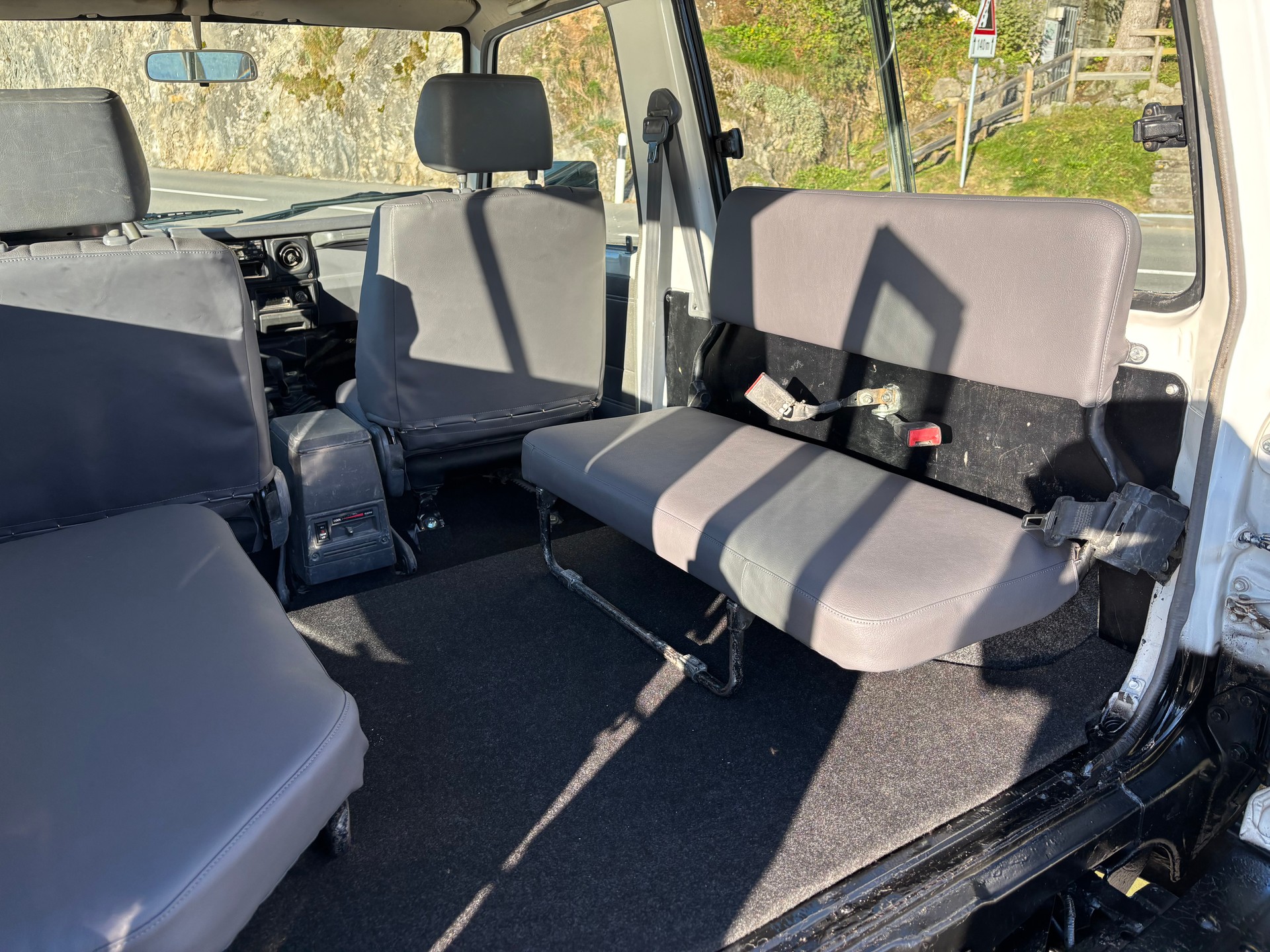 TOYOTA Land Cruiser 400 HdT 4.2 D-image-7