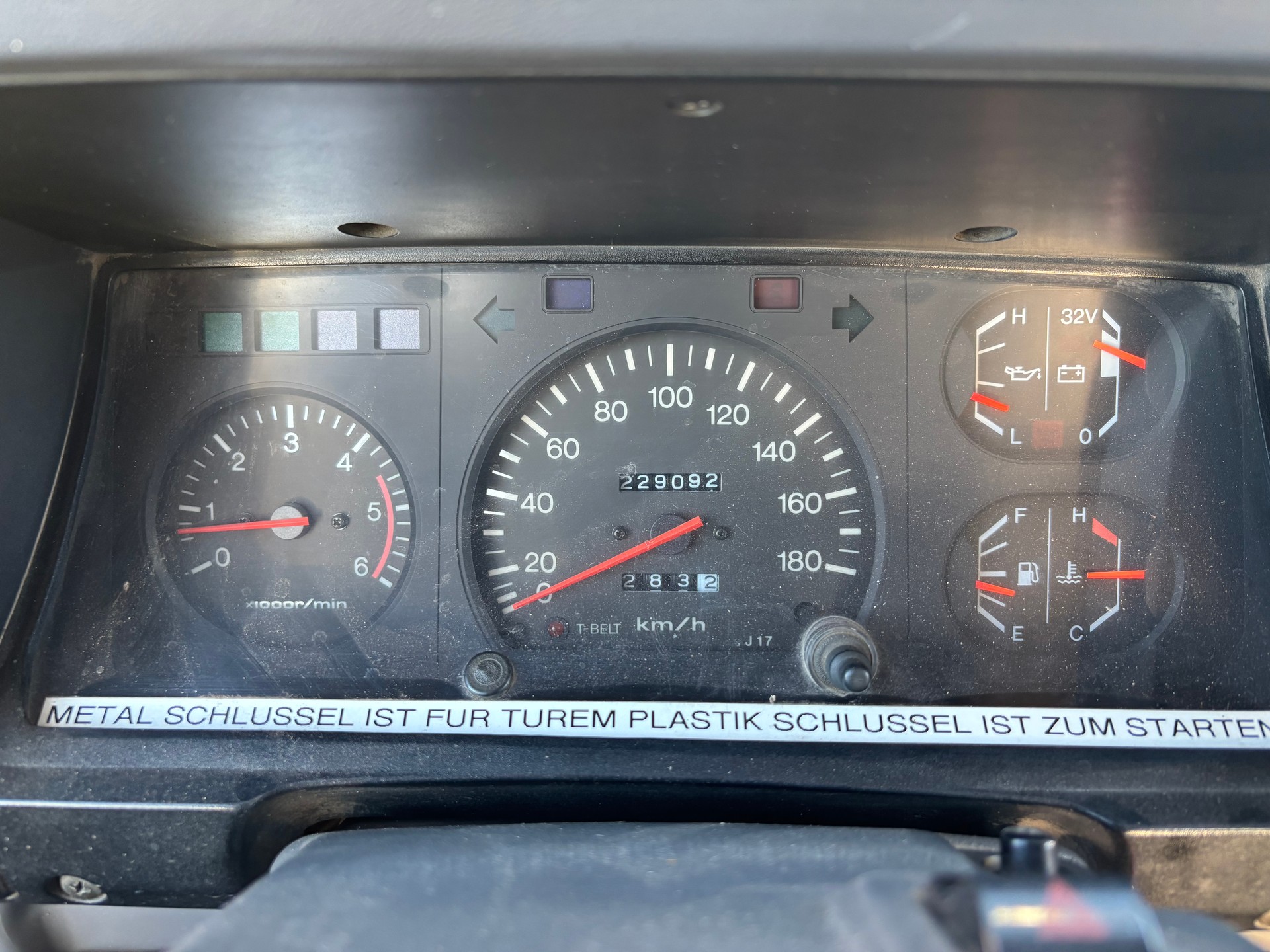 TOYOTA Land Cruiser 400 HdT 4.2 D-image-10