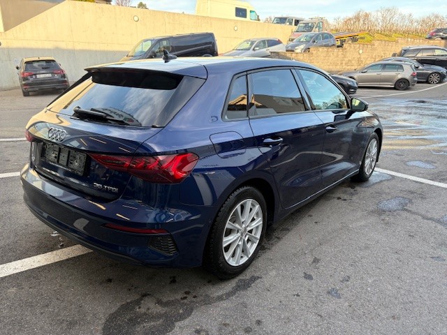 AUDI A3 Sportback 1.5 35 TFSI S-Tronic-showroom-element-3