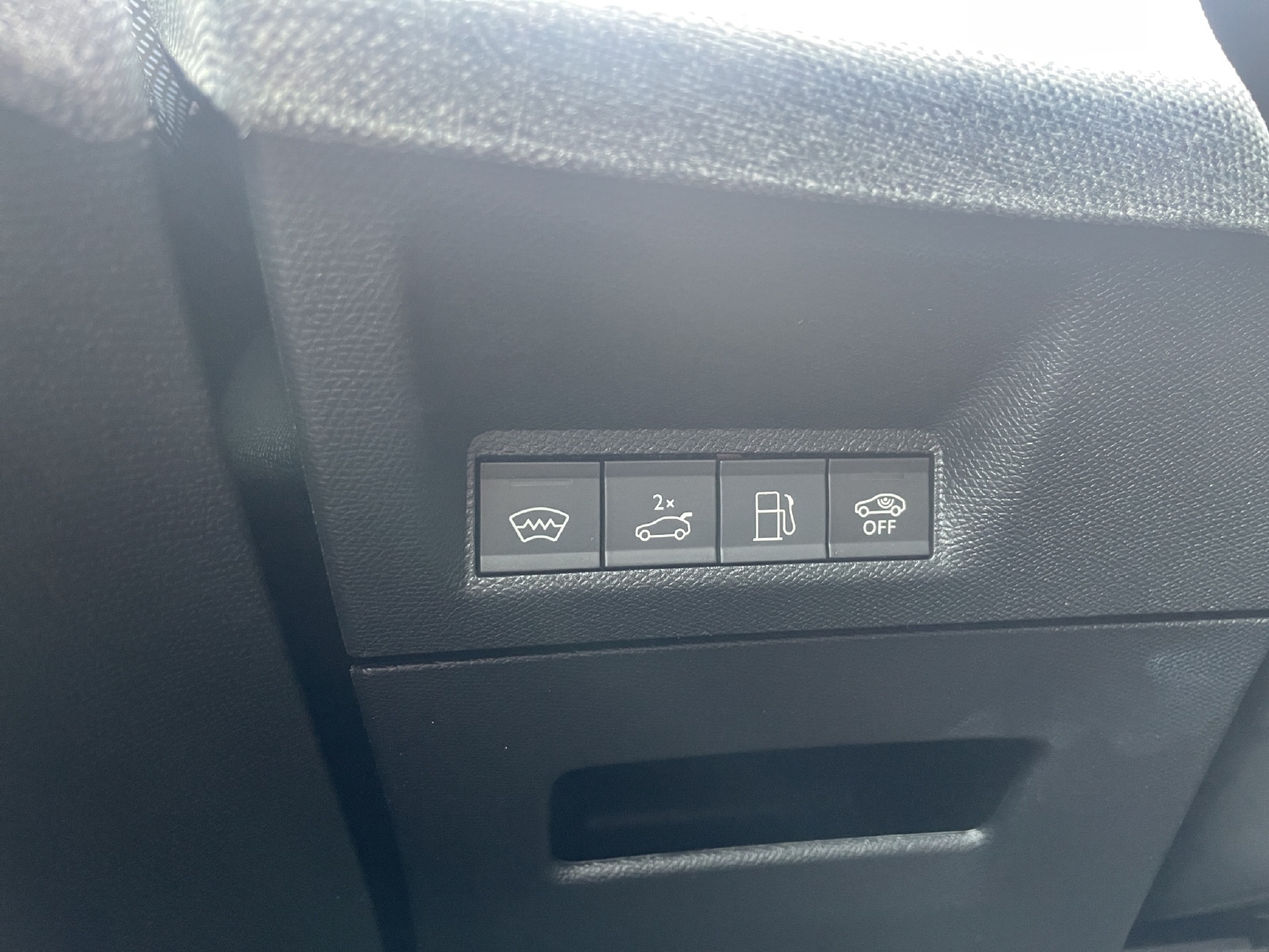 PEUGEOT 5008 1.6 PHEV GT-image-12