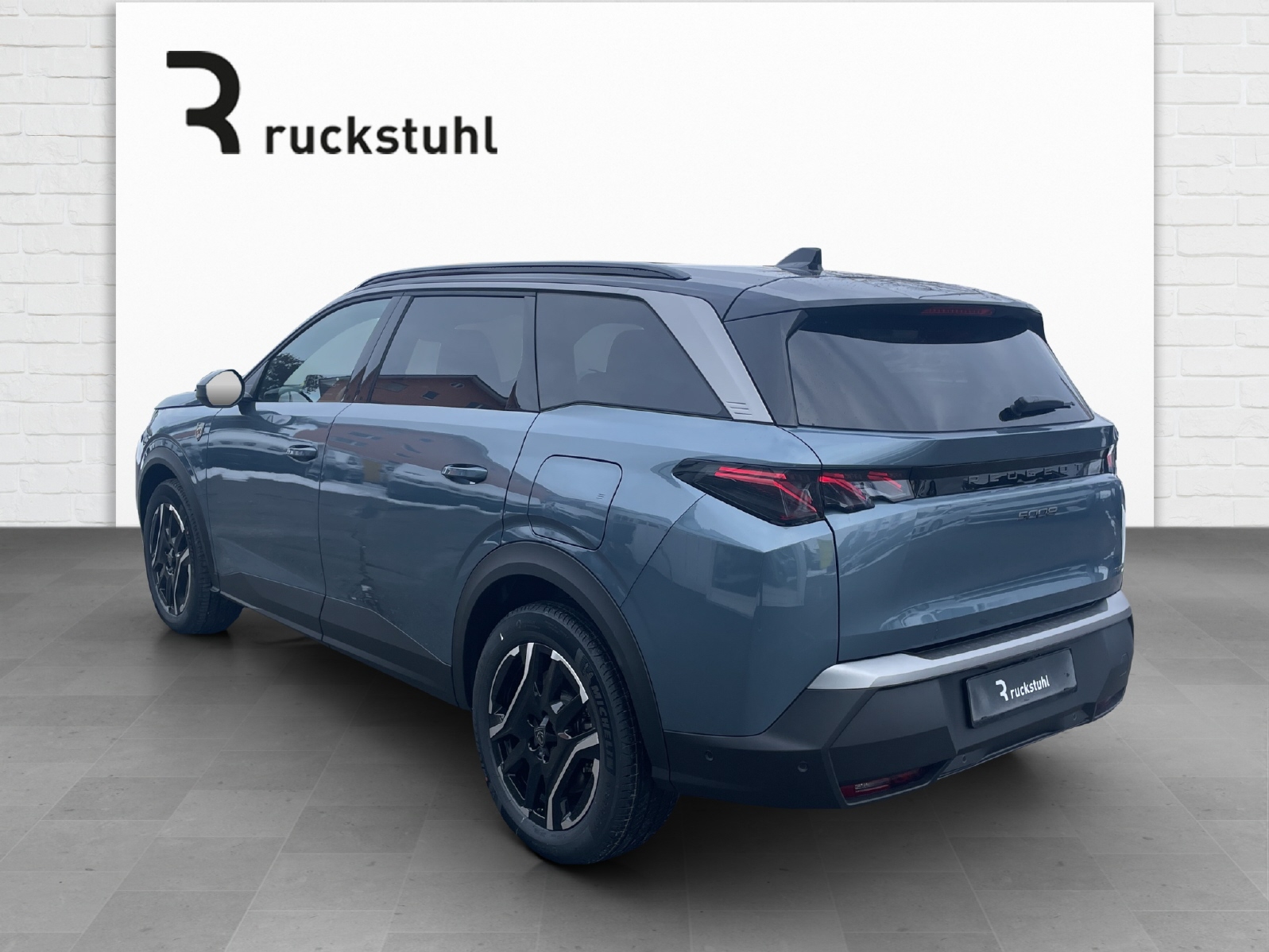 PEUGEOT 5008 1.6 PHEV GT-showroom-element-3