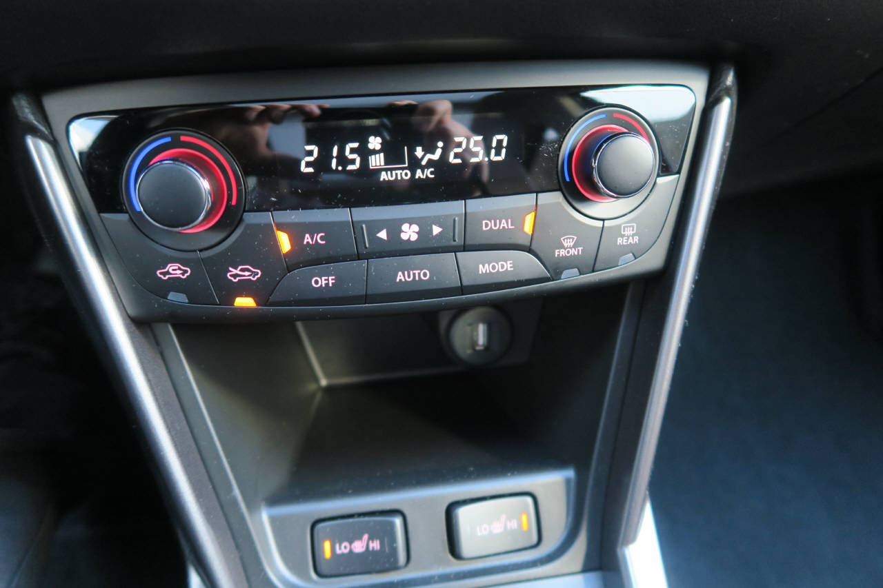 SUZUKI S-Cross 1.4 T Sakura Top Hybrid 4x4-image-12