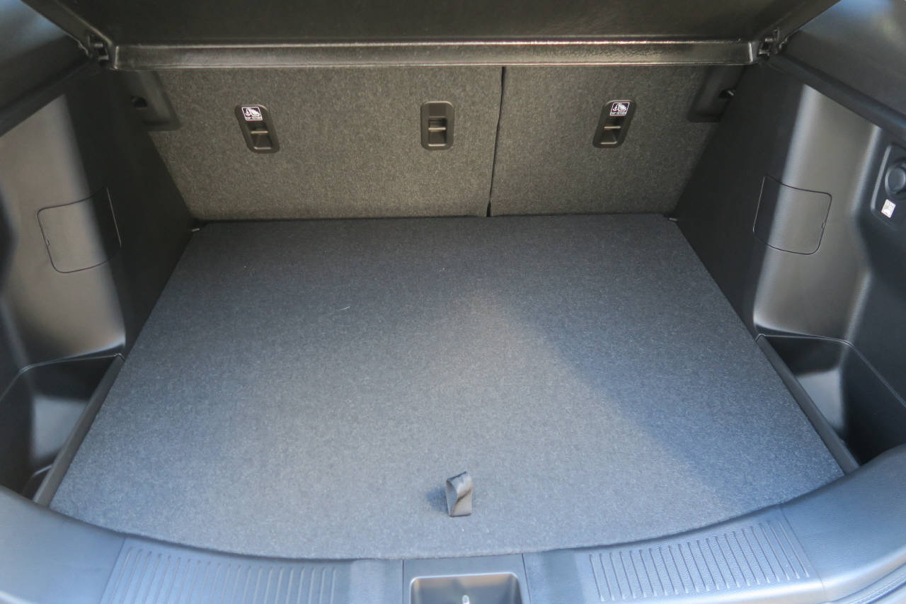 SUZUKI S-Cross 1.4 T Sakura Top Hybrid 4x4-image-15