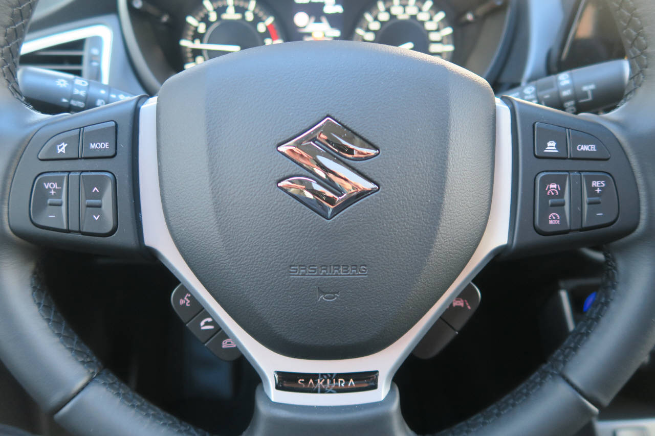 SUZUKI S-Cross 1.4 T Sakura Top Hybrid 4x4-image-5