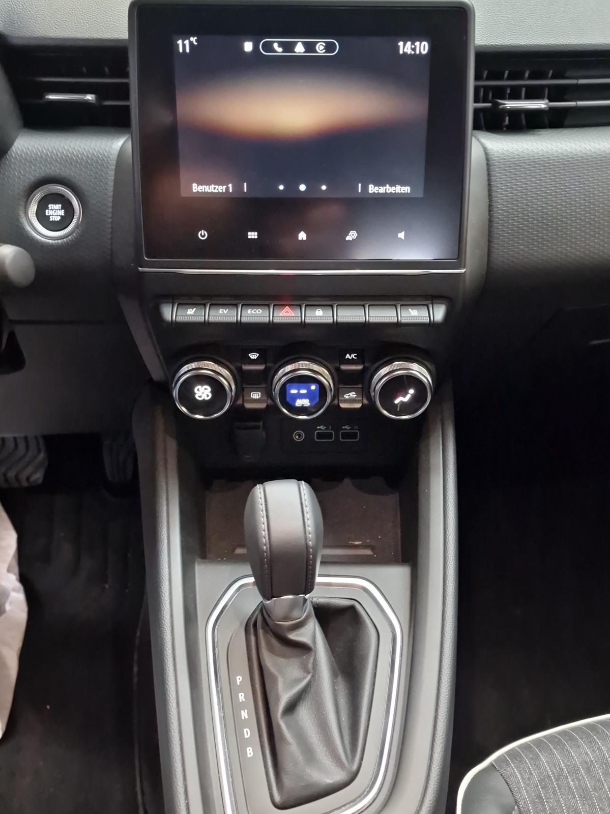 MITSUBISHI COLT 1.6 HEV Intense-image-13