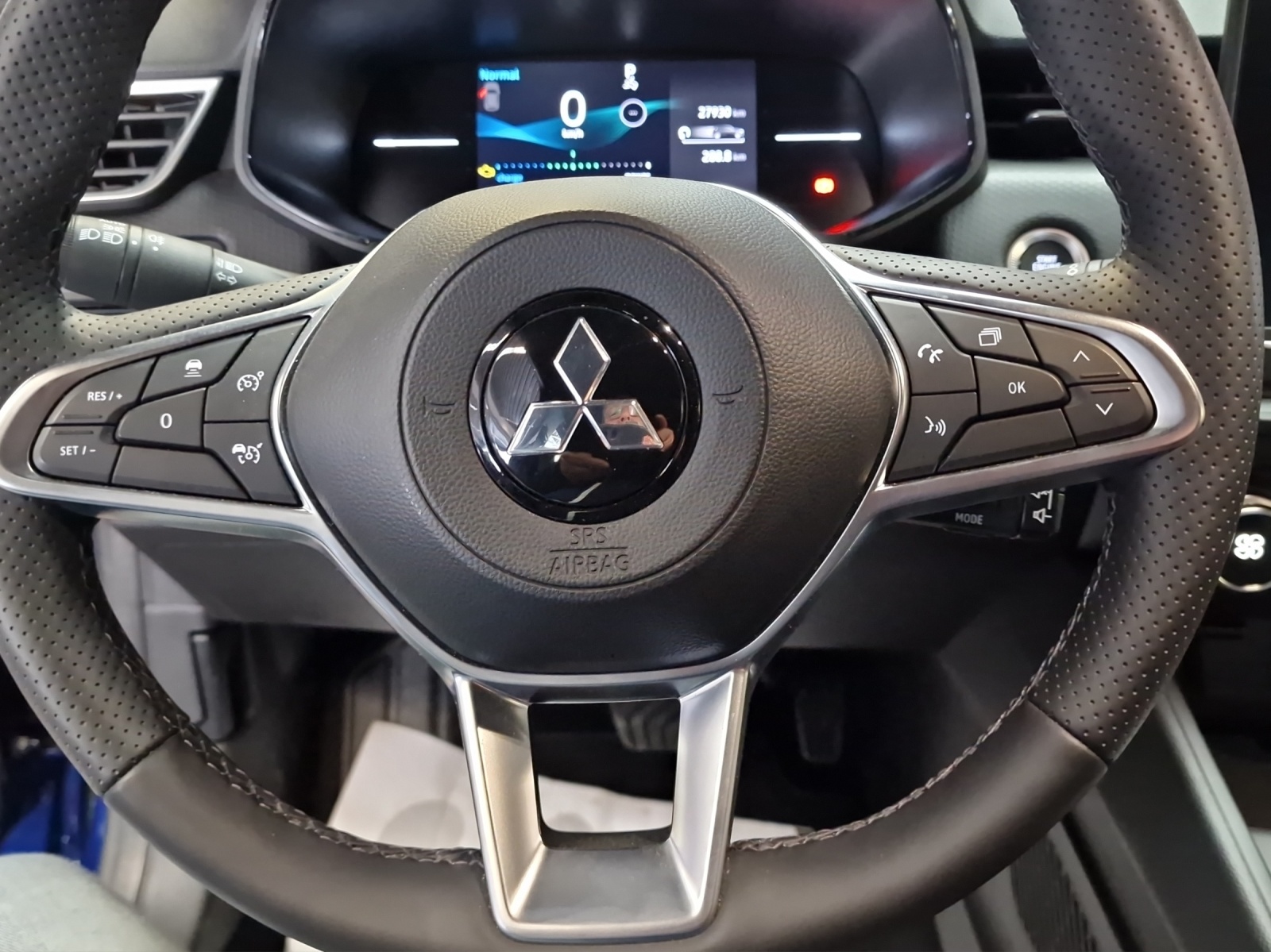 MITSUBISHI COLT 1.6 HEV Intense-image-9