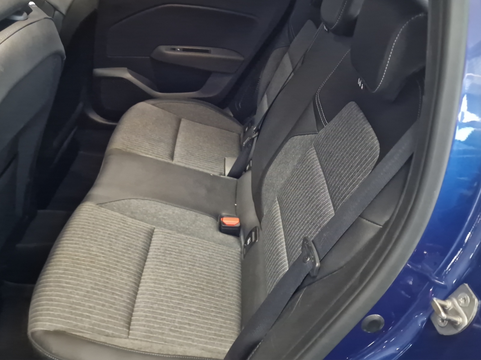 MITSUBISHI COLT 1.6 HEV Intense-image-10