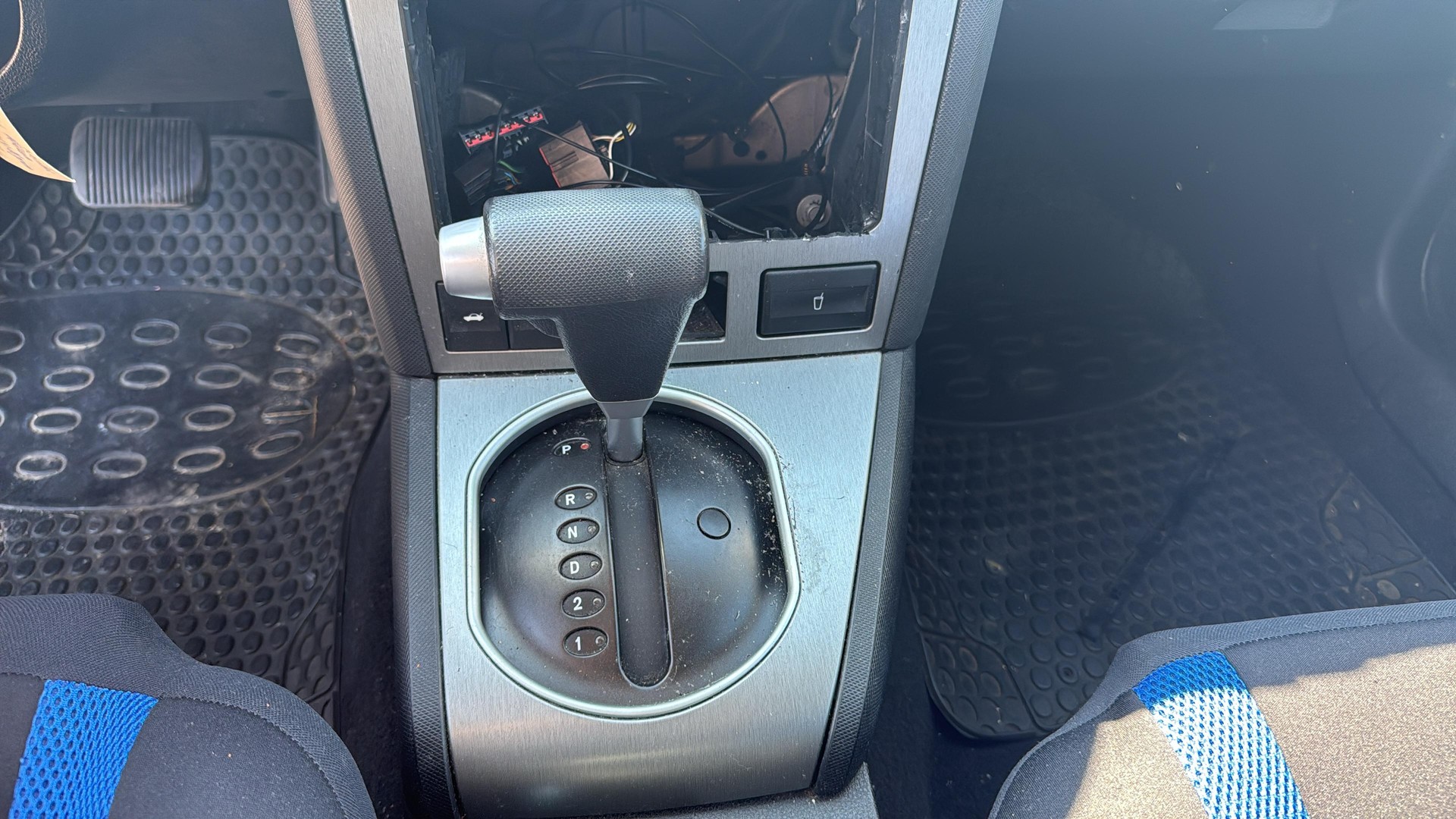 FORD Mondeo 2.0i 16V Trend-image-14