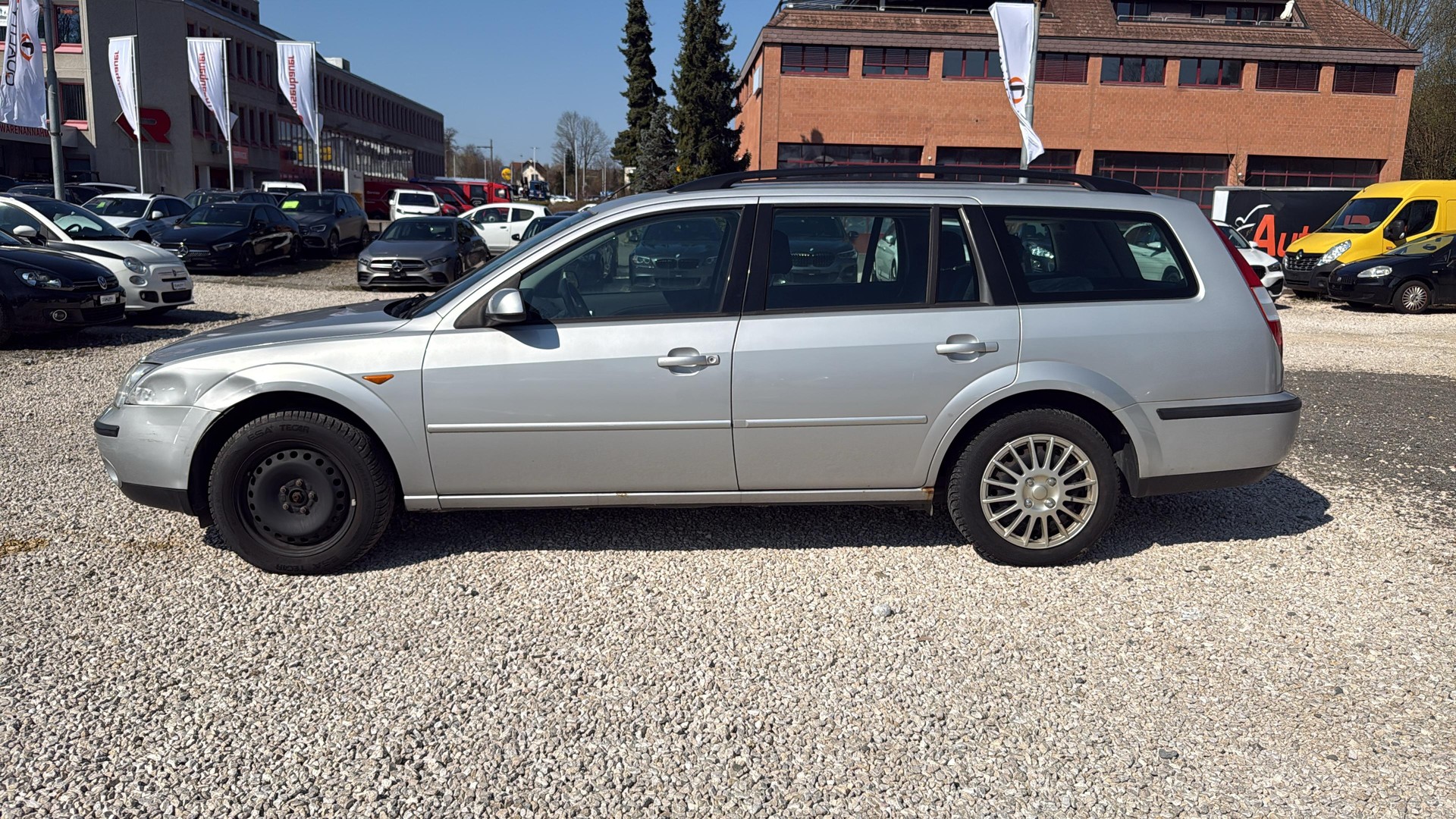 FORD Mondeo 2.0i 16V Trend-image-2