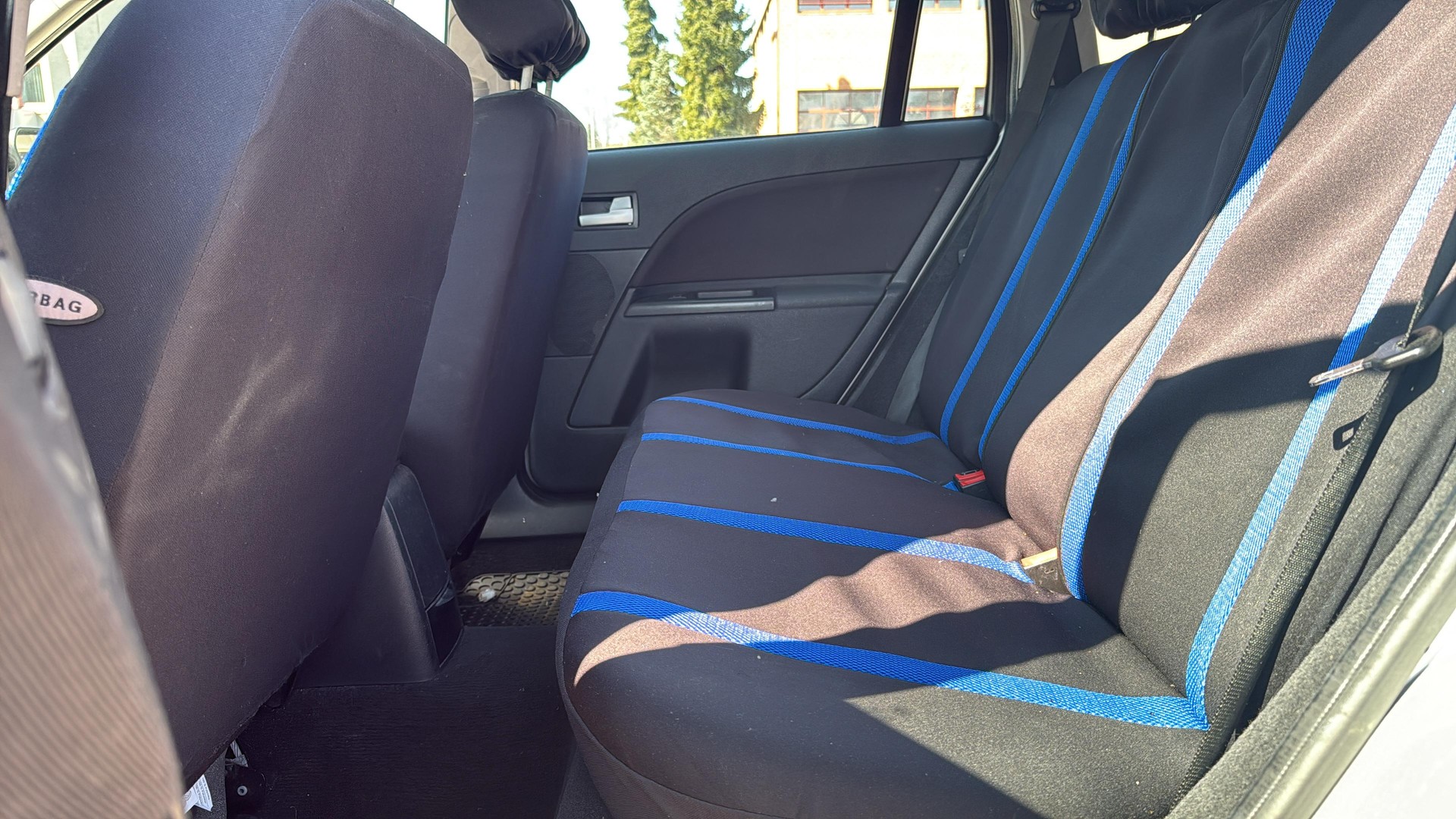 FORD Mondeo 2.0i 16V Trend-image-12