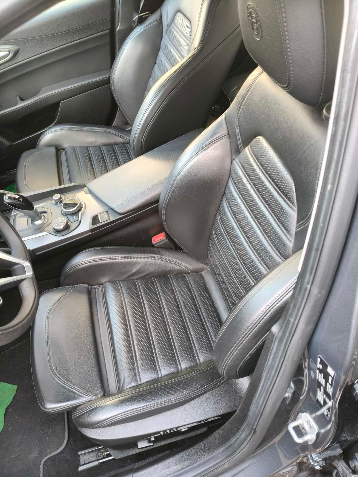 ALFA ROMEO Giulia 2.2 JTDM Veloce Q4 Automatic-showroom-element-3