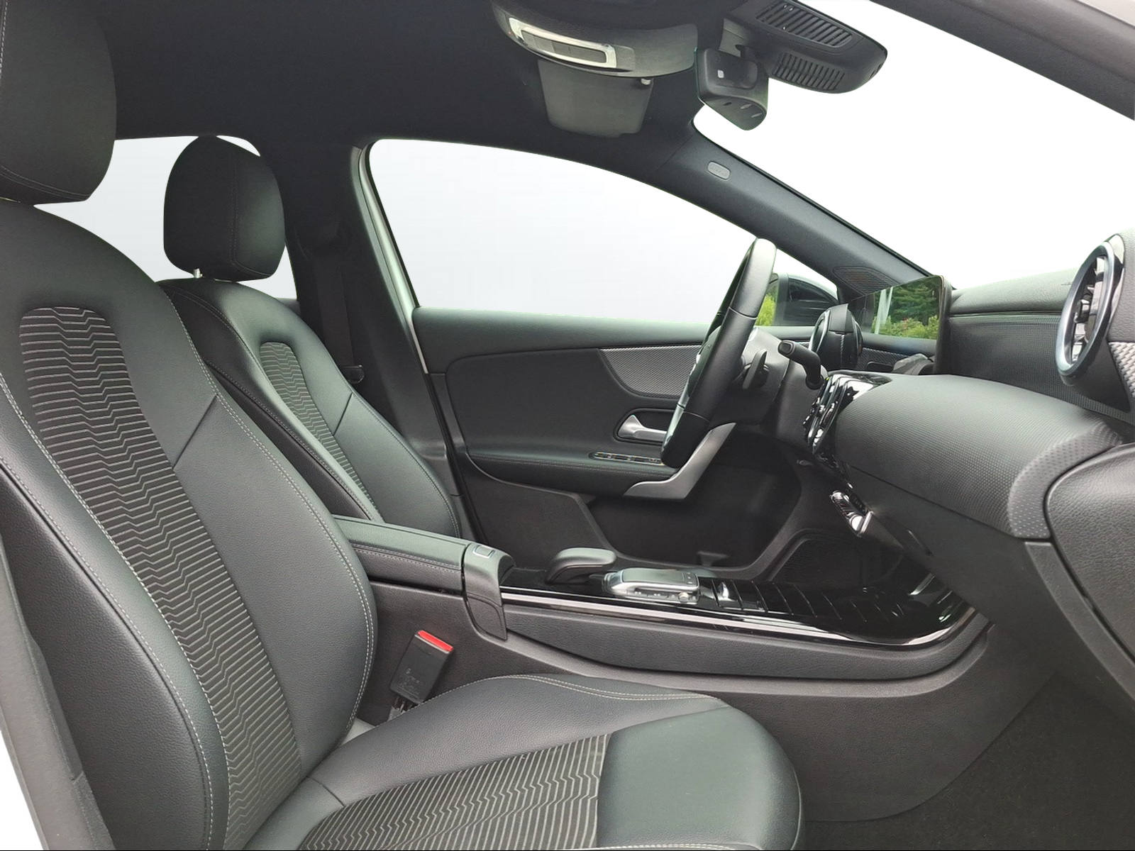 MERCEDES-BENZ A 180 Night Star 7G-DCT-image-10