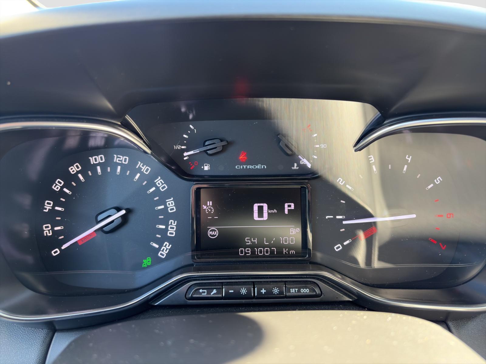 CITROEN C3 Aircross 1.5 BlueHDi Shine-image-14