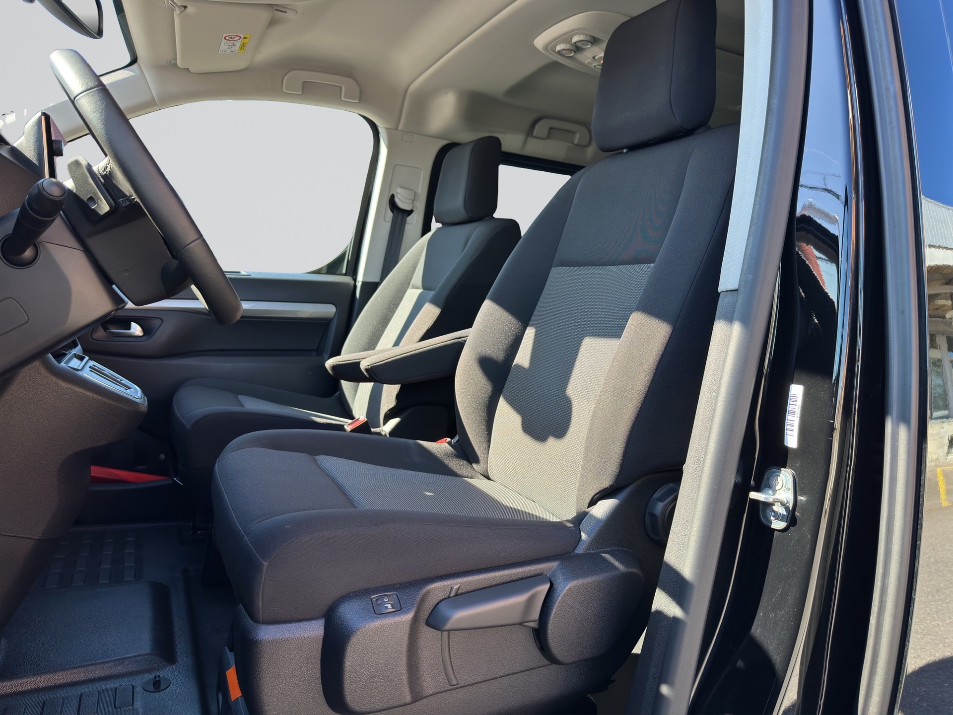 CITROEN Spacetourer 2.0 BlueHDi 8Pl. 180 Plus XL EAT8-image-5
