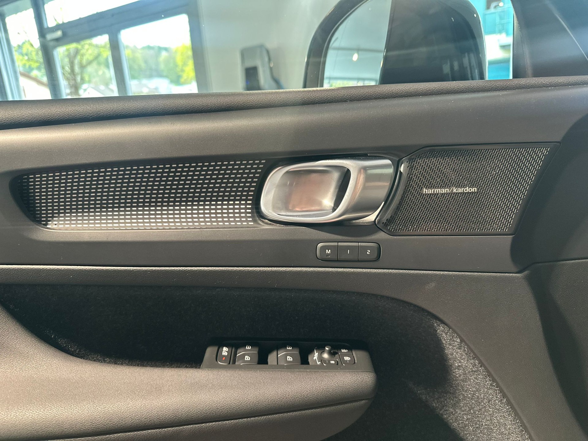 VOLVO XC40 T5 TwE R-Design-image-12