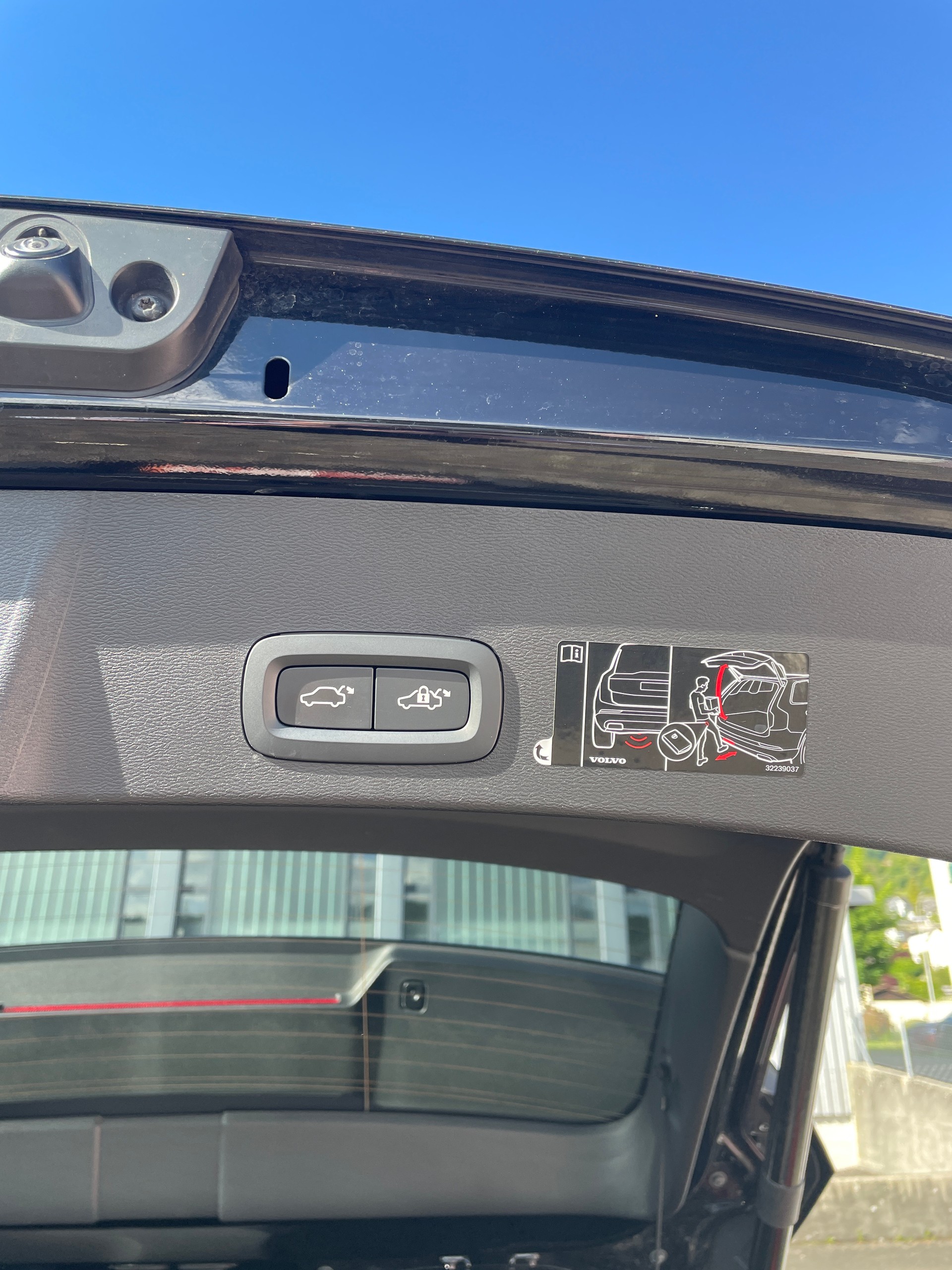 VOLVO XC40 T5 TwE R-Design-image-15