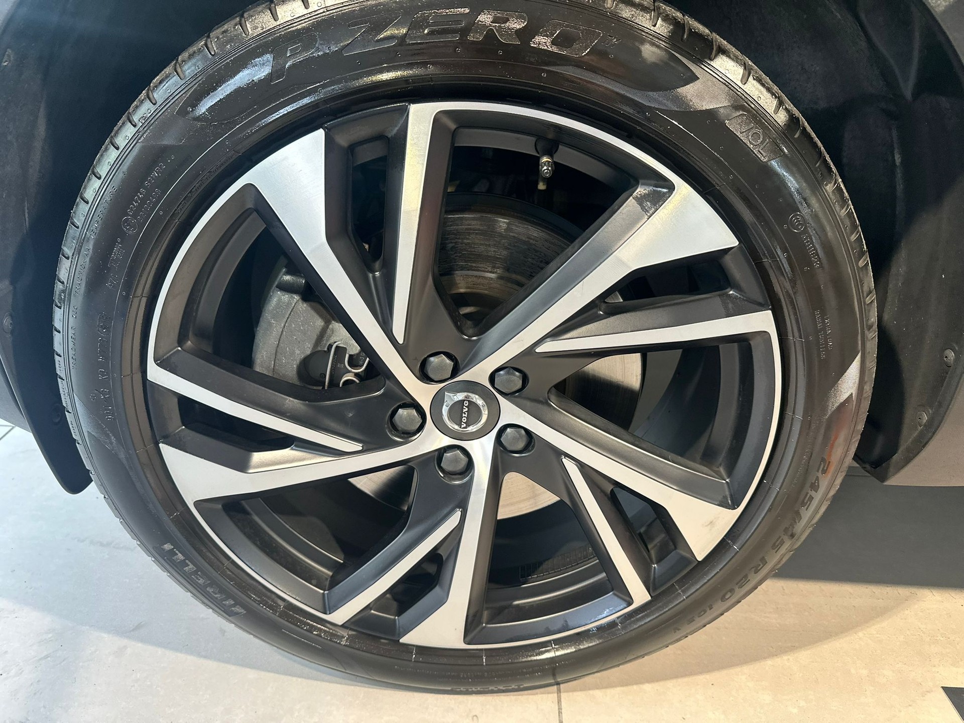 VOLVO XC40 T5 TwE R-Design-image-13