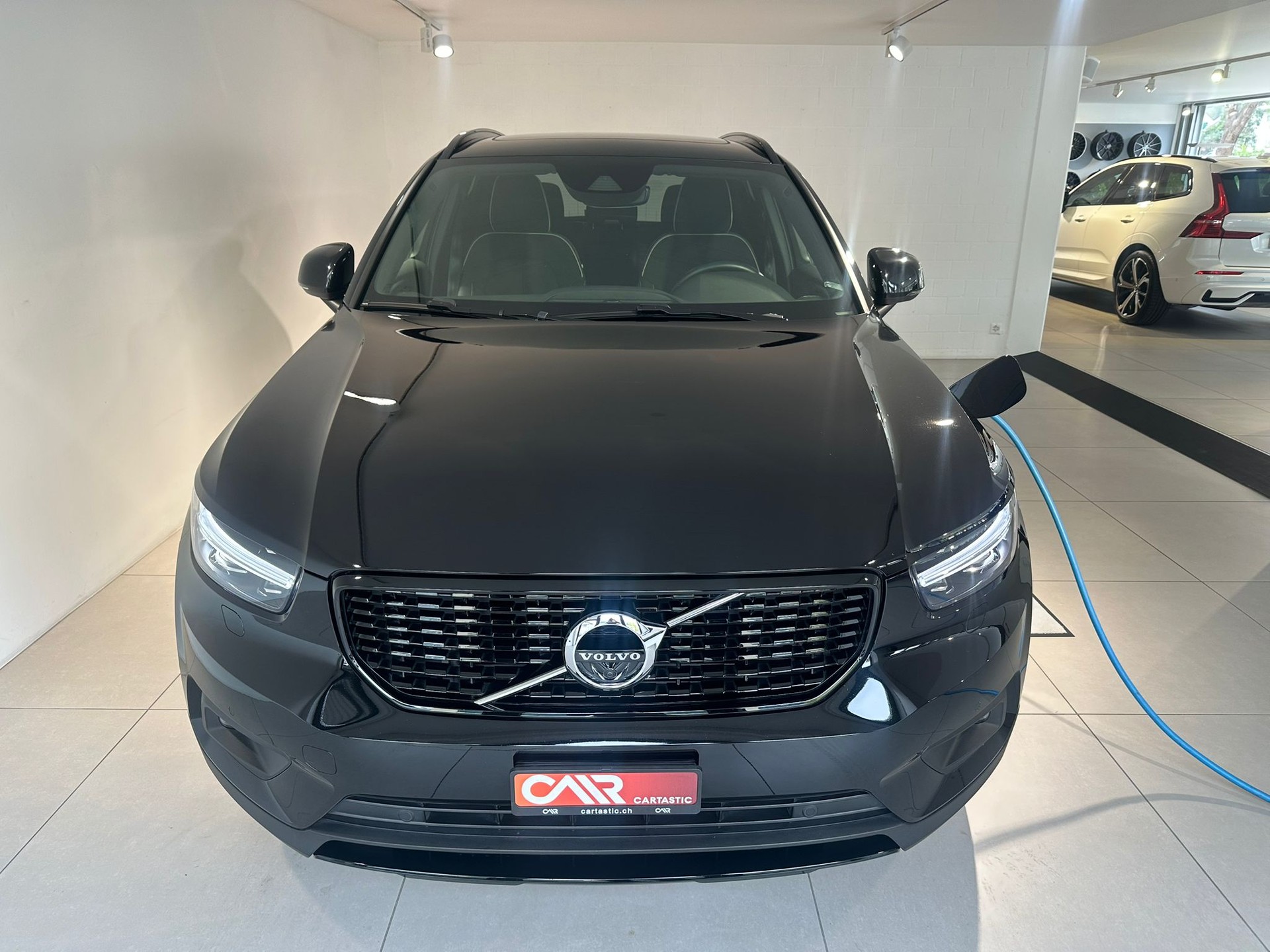 VOLVO XC40 T5 TwE R-Design-showroom-element-1