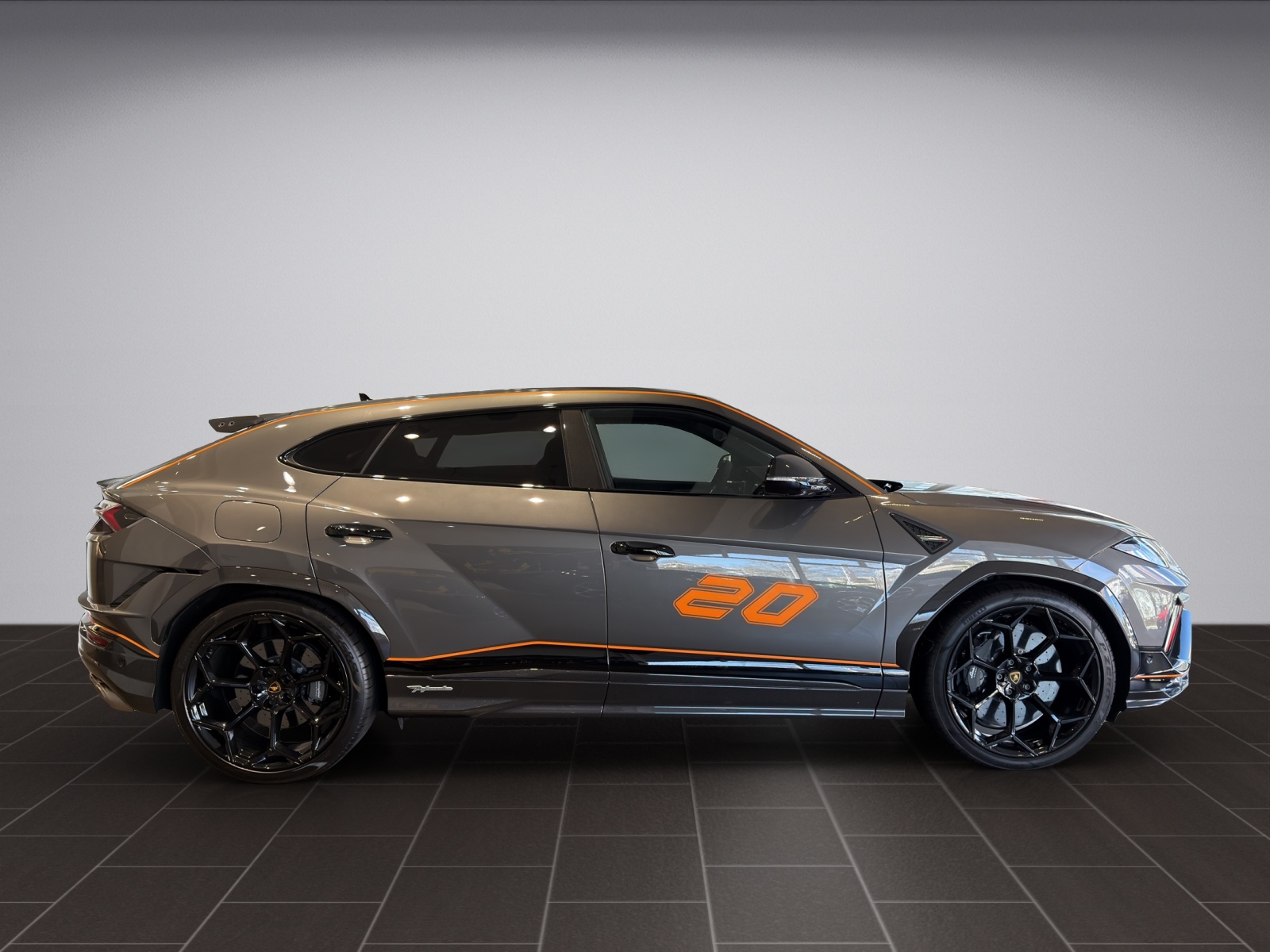 LAMBORGHINI Urus Performante SCV12-showroom-element-1