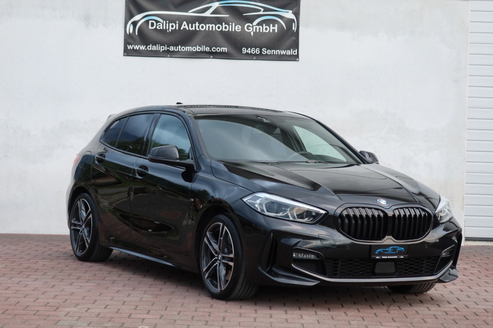 BMW 120d xDrive Steptronic M Sport (CH)-showroom-element-1