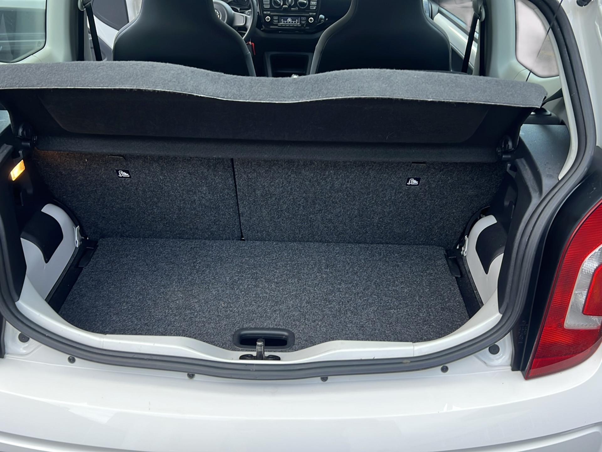 VW Up 1.0 MPI 60 BMT Move ASG-image-17