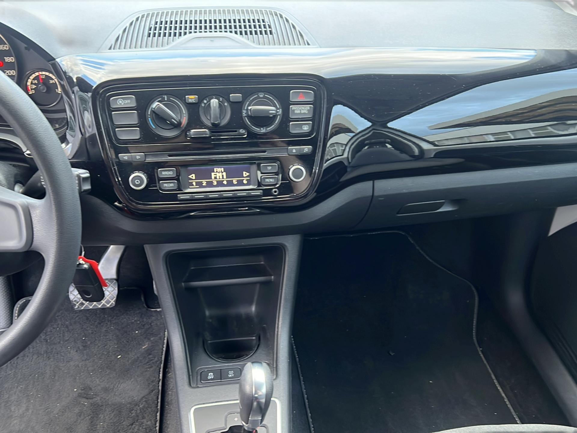 VW Up 1.0 MPI 60 BMT Move ASG-image-14