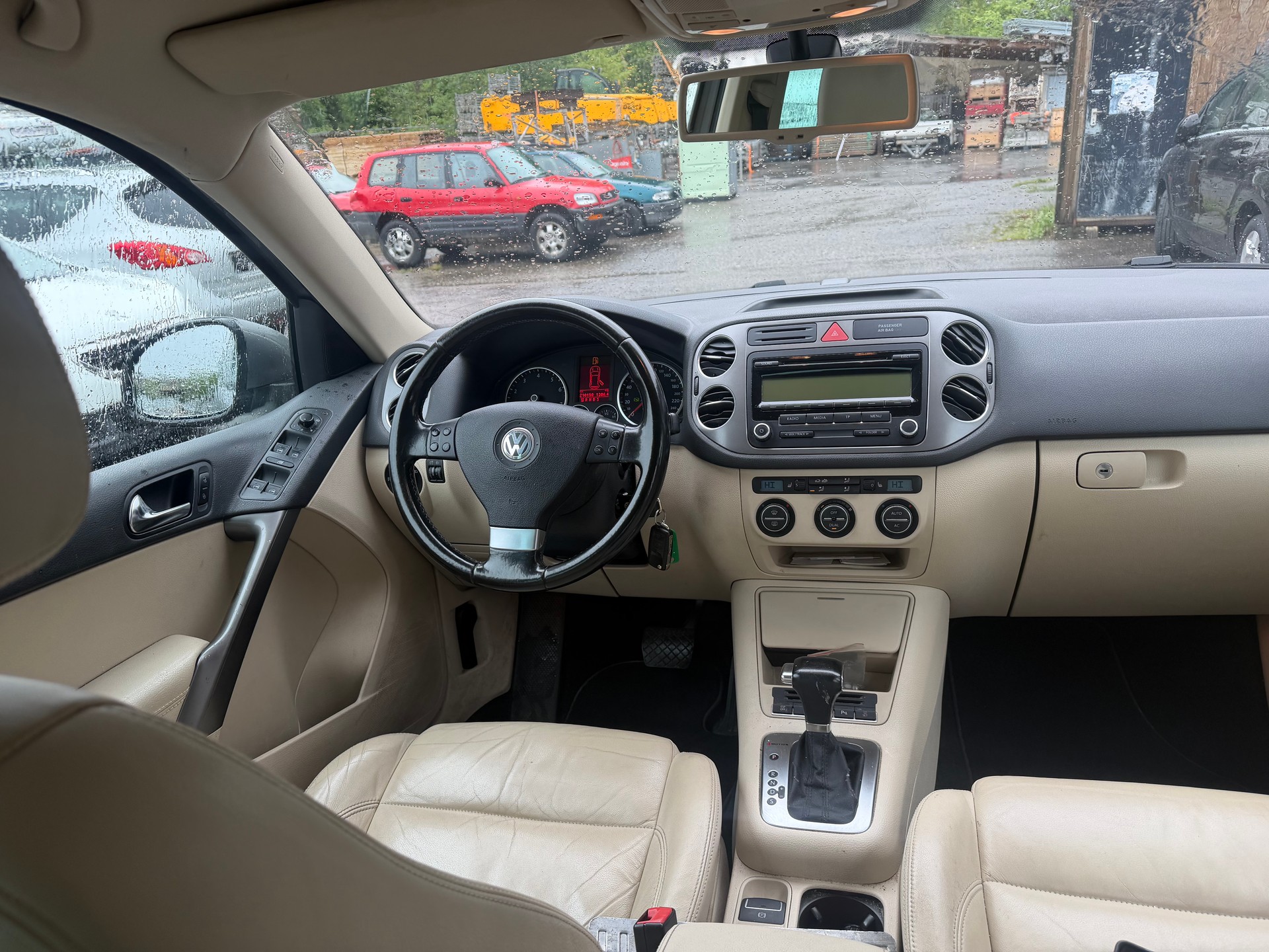 VW Tiguan 2.0 TSI Trend&Fun Tiptronic-image-2
