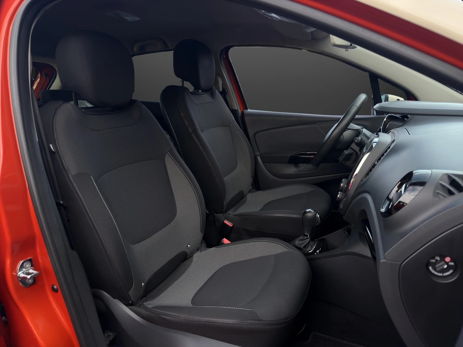 RENAULT Captur 1.2 T 16V Privilège EDC-image-8