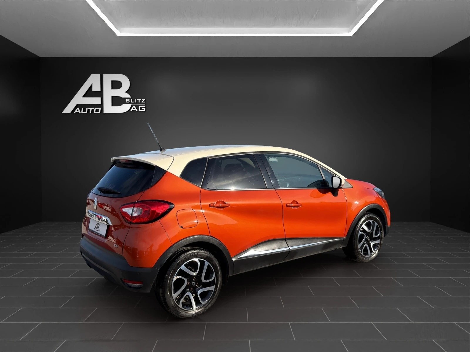 RENAULT Captur 1.2 T 16V Privilège EDC-image-4
