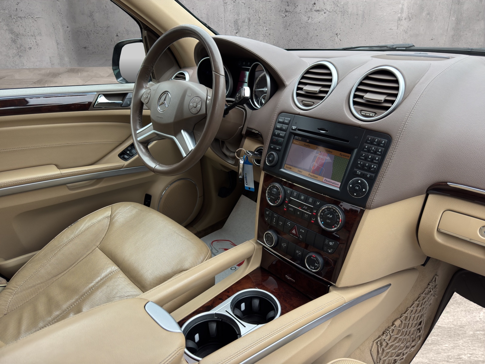 MERCEDES-BENZ GL 350 BlueTEC 4Matic 7G-TRONIC-image-10