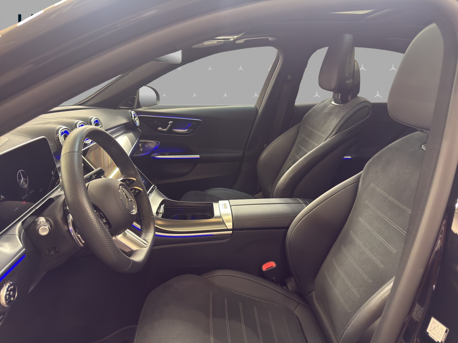 MERCEDES-BENZ C 300 4M - AMG / DISTRONIC / 360 Grad Kamera / Panorama-Dach-image-7